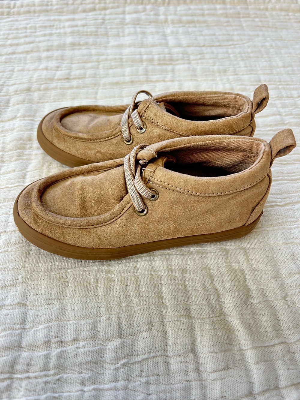 Old Navy Men's Suede Chukka Boots in Light Tan